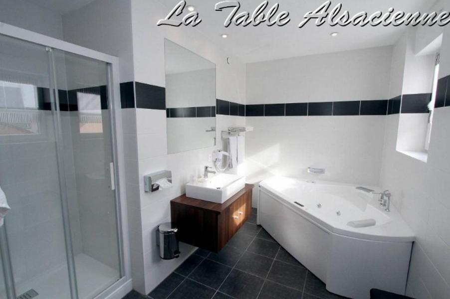 Hotel La Table Alsacienne Farébersviller Exterior foto